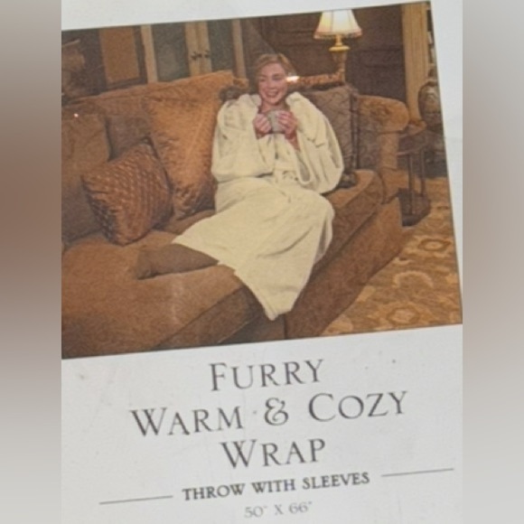 New in Pack Furry Warm & Cozy Zebra Print Wrap Throw Blanket with Sleeves - Picture 2 of 2